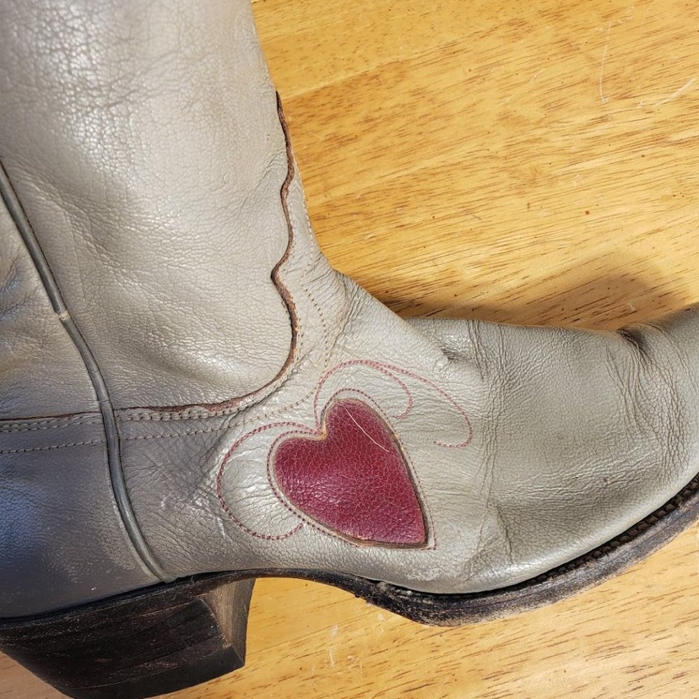 Vintage RARE Extra Tall Grey Justin Cowboy Boots with Red Heart Inlays - Picture 7 of 8